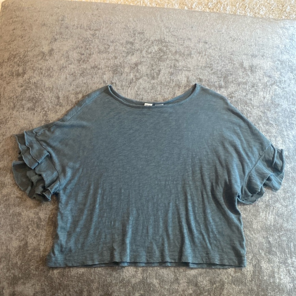 Artisan NY size XS green flutter sleeve cropped top. {263}